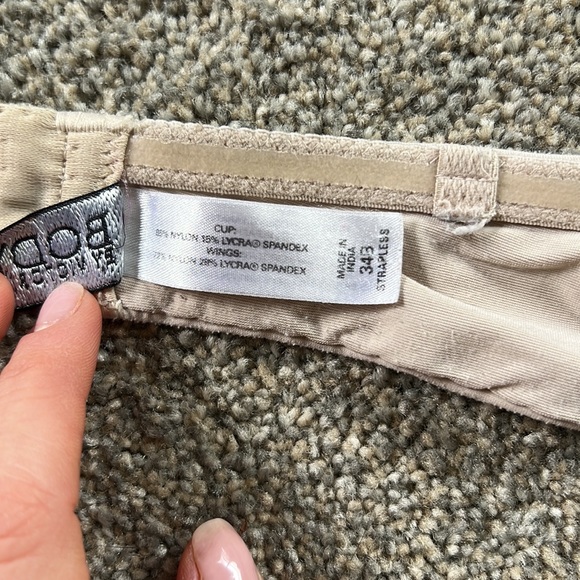 Victoria’s Secret Body By Victoria Light Nude Strapless Bra Size 34B - Picture 6 of 7